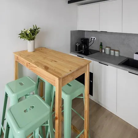 Center, Modern, Quiet Place By Homeclick Appartement