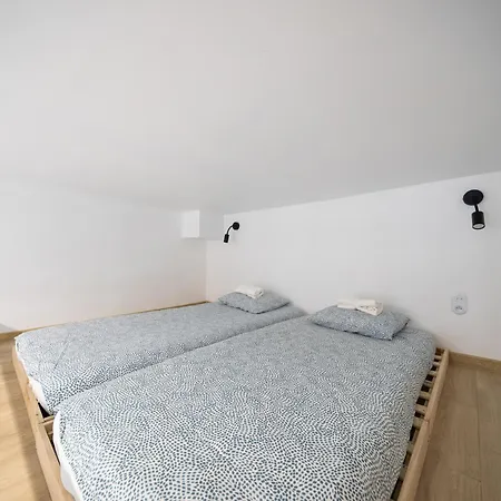 Center, Modern, Quiet Place By Homeclick *