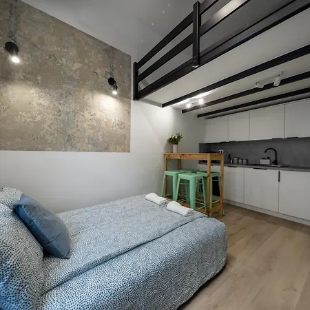 Center, Modern, Quiet Place By Homeclick