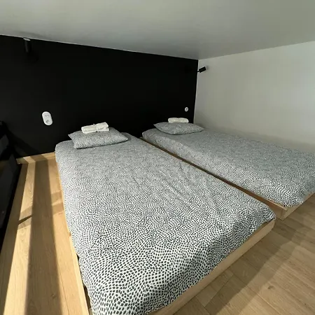 Center, Modern, Quiet Place By Homeclick